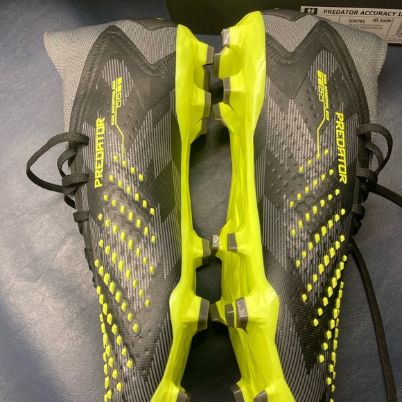 Adidas Men\'s Black Yellow Athletic Shoes like new cleats soccer molded predator main image 7
